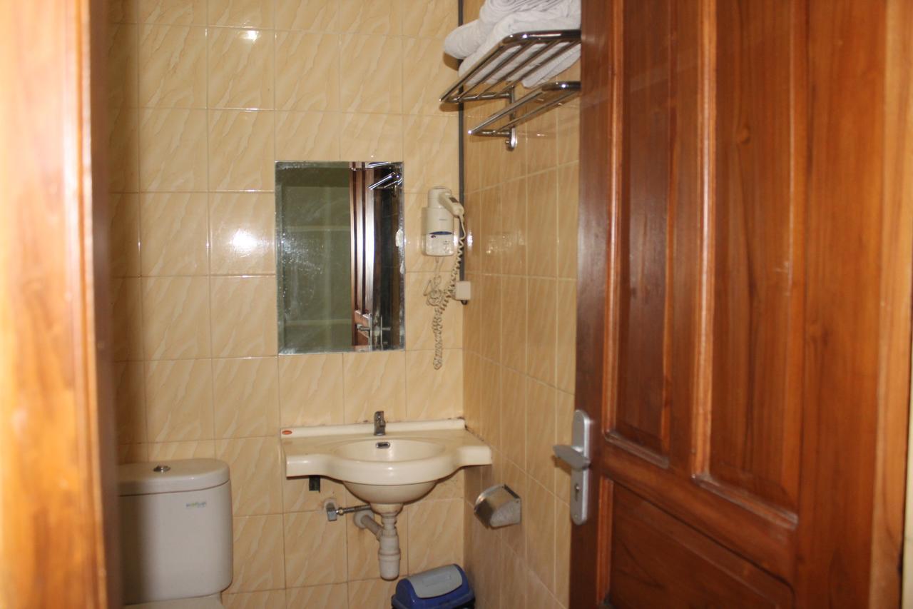 Sinar Bintang Hotel Cepu 外观 照片