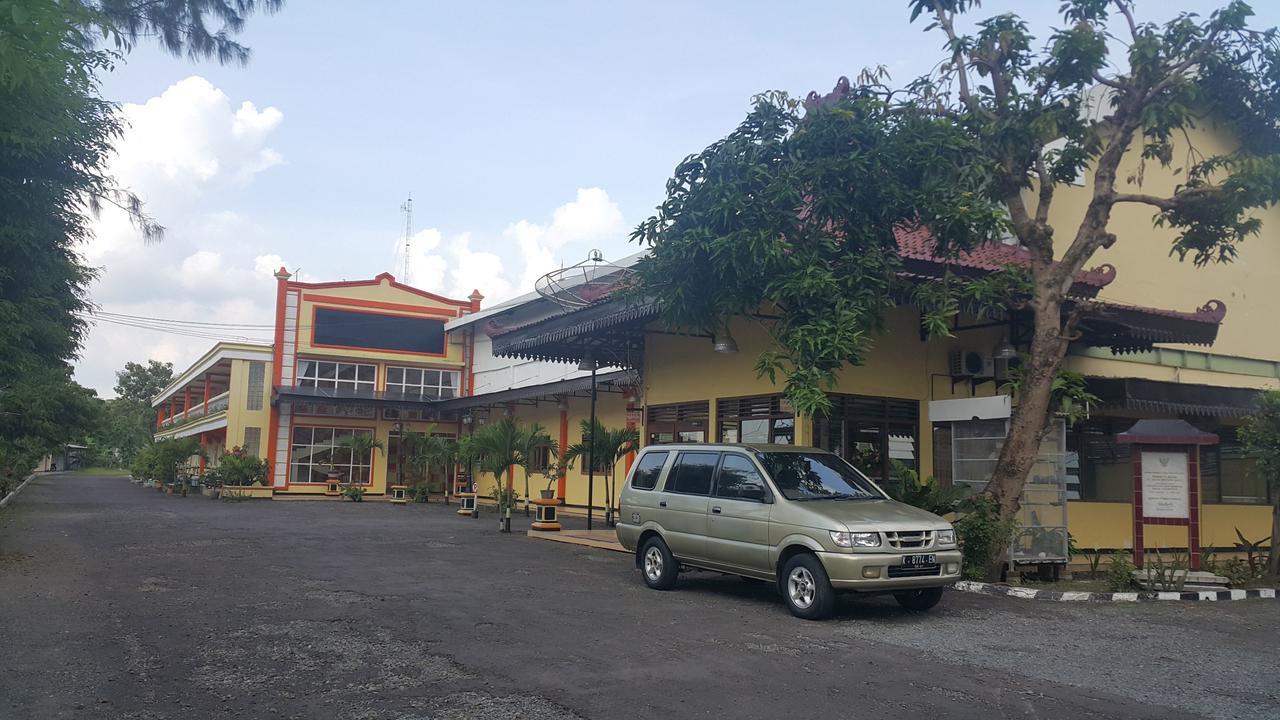 Sinar Bintang Hotel Cepu 外观 照片