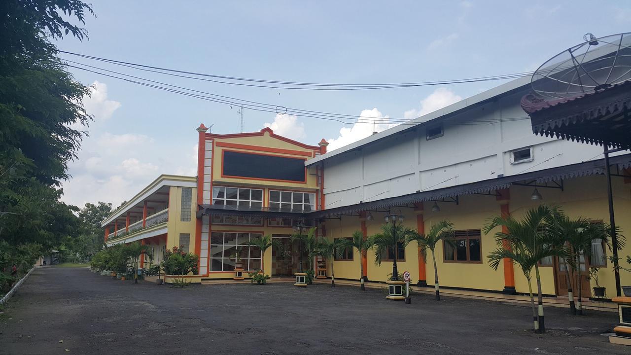 Sinar Bintang Hotel Cepu 外观 照片